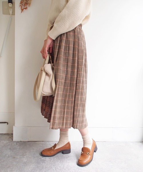 byあしながおじさん（バイアシナガオジサン）の「モカビットローファー　-8710251（ローファー・レディース・ブラック/アイボリー/カーキ/ブラウン/グリーン/ライトブラウン/ダークブラウン/ピンク/オフホワイト/チョコ/グレイッシュベージュ・22.5cm/23.0cm/23.5cm/24.0cm/24.5cm）」の18枚目の写真