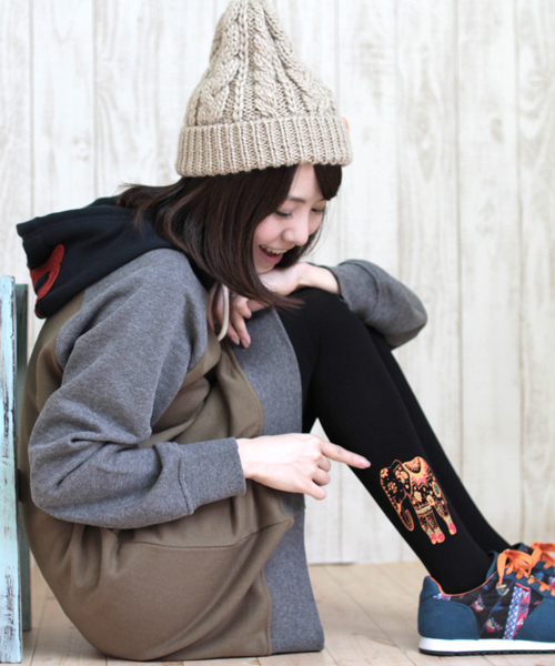 チチカカ（チチカカ）の「PTワンポイントタイツ（タイツ/ストッキング・レディース・ブラック/ネイビー・FREE）」の9枚目の写真