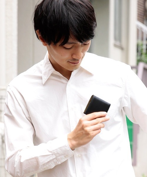 Otias（オティアス）の「オティアス Otias / コードバン調牛革バイカラーコインケース（財布・メンズ・ブラック×イエロー/ブラック×ブルー/ブラック×グリーン/ブラック×レッド・FREE）」の9枚目の写真
