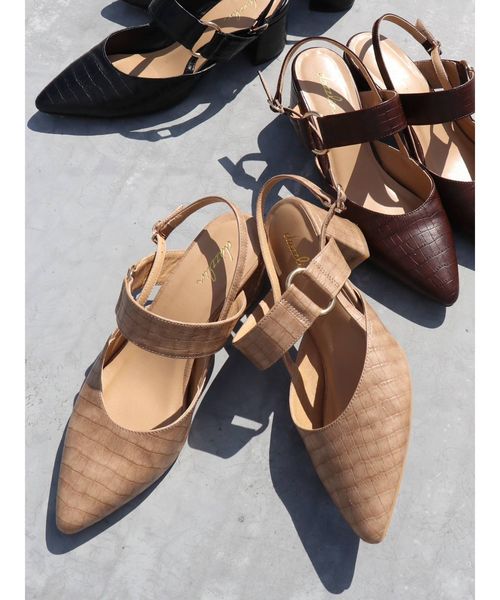 dazzlin（ダズリン）の「ベルテッドローヒールパンプス（パンプス・レディース・ブラック/ブラウン/ベージュ・SMALL/MEDIUM/LARGE）」の4枚目の写真