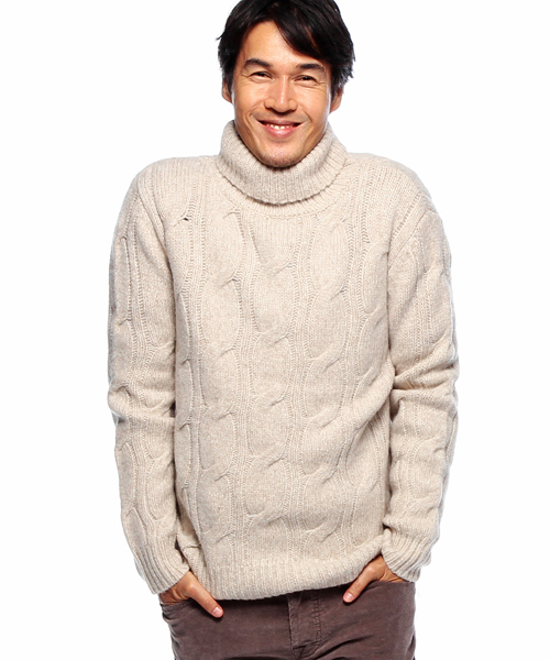 BEAMS F(ビームスエフ)の「Altea / 別注メランジカラータートル(ニット/セーター・メンズ・オフホワイト/ネイビー/ベージュ・X-SMALL/SMALL)」の2枚目の写真
