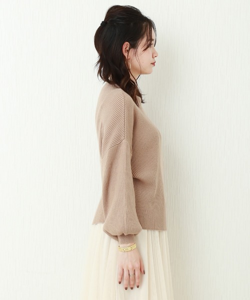 n'ee-ne（ネーネ）の「もちもちプチスタンドネック　バルーン袖　ニット（ニット/セーター・レディース・ピンク/ライトベージュ/ブラック/オフホワイト/杢グレー/モカ・M）」の13枚目の写真