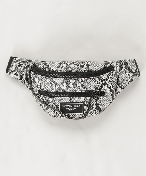 KENDALL + KYLIE(ケンダルアンドカイリー)の「【Kendall+Kylie】 CARINA Fannypack(ボディバッグ/ウエストポーチ・レディース・イエロー/マルチ・FREE)」の1枚目の写真