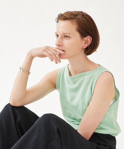 TOMORROWLAND （トゥモローランド）の「プレーンリネン ノースリーブプルオーバー（ニット/セーター・レディース・ブルー/ミント/ライトピンク/イエロー/ホワイト/チャコールグレー・S）」の3枚目の写真