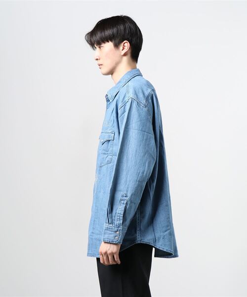 Levi's（リーバイス）の「OVERSIZE BARSTOW WESTERN RED CAST STONE（シャツ/ブラウス・メンズ・インディゴブルー・S/M/L/XL）」の3枚目の写真