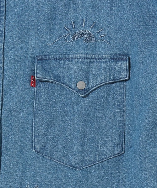 Levi's（リーバイス）の「OVERSIZE BARSTOW WESTERN RED CAST STONE（シャツ/ブラウス・メンズ・インディゴブルー・S/M/L/XL）」の5枚目の写真