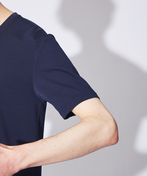 ABAHOUSE(アバハウス)の「【FLEX COOL】超接触冷感 スムースVネック Tシャツ(Tシャツ/カットソー・メンズ・オフホワイト/グレイッシュブルー/ダークネイビー/ダークオレンジ・44/46/48/50)」の9枚目の写真