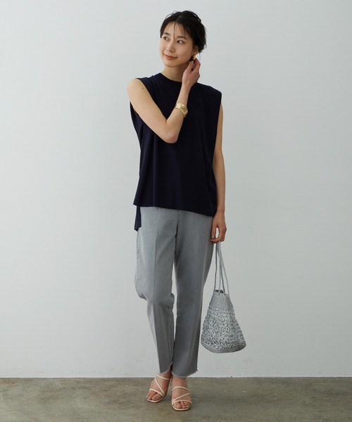 SALON adam et rope'（サロン アダム エ ロペ）の「SMART ICEノースリーブニット（ニット/セーター・レディース・パープル/ネイビー/ブルー系その他4・FREE）」の4枚目の写真