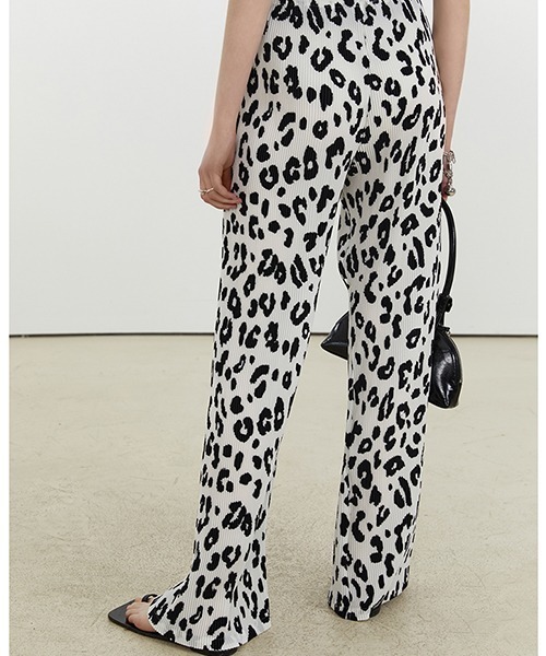 Fano Studios(ファノ ストゥディオズ)の「【Fano Studios】Leopard print pleats easy pants FX21K088(スラックス・レディース・ホワイト・M/S)」の5枚目の写真