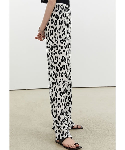 Fano Studios(ファノ ストゥディオズ)の「【Fano Studios】Leopard print pleats easy pants FX21K088(スラックス・レディース・ホワイト・M/S)」の6枚目の写真