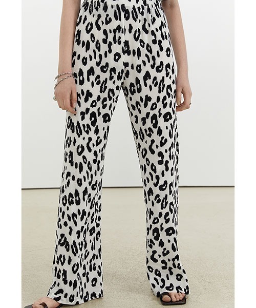 Fano Studios(ファノ ストゥディオズ)の「【Fano Studios】Leopard print pleats easy pants FX21K088(スラックス・レディース・ホワイト・M/S)」の8枚目の写真