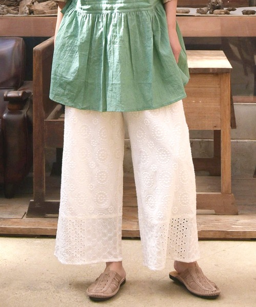 チャイハネ（チャイハネ）の「【チャイハネ】yul 総刺繍コットンワイドパンツ（その他パンツ・レディース・ホワイト/パープル/カーキ・FREE）」の2枚目の写真
