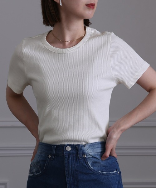 ElegChic(エレグシック)の「コットン100%リブTシャツ(Tシャツ/カットソー・レディース・オフホワイト/ベージュ/ブラック・M/L/XL/XXL/4L)」の2枚目の写真