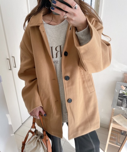 emi+(エミプラス)の「BIGシルエット フロントボタンショートコート(ピーコート・レディース・ブラック/キャメル/ベージュ/グレー・S/M/L)」の1枚目の写真