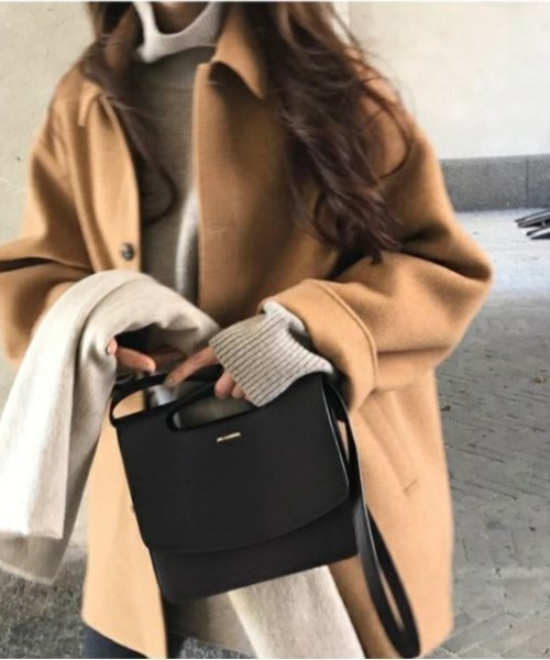 emi+(エミプラス)の「BIGシルエット フロントボタンショートコート(ピーコート・レディース・ブラック/キャメル/ベージュ/グレー・S/M/L)」の5枚目の写真