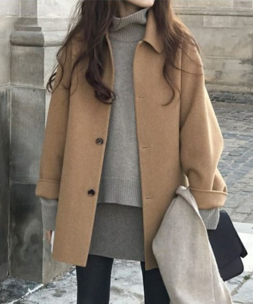 emi+(エミプラス)の「BIGシルエット フロントボタンショートコート(ピーコート・レディース・ブラック/キャメル/ベージュ/グレー・S/M/L)」の6枚目の写真