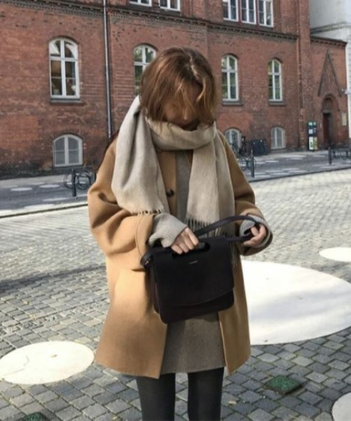 emi+(エミプラス)の「BIGシルエット フロントボタンショートコート(ピーコート・レディース・ブラック/キャメル/ベージュ/グレー・S/M/L)」の7枚目の写真