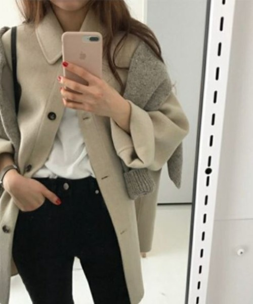 emi+(エミプラス)の「BIGシルエット フロントボタンショートコート(ピーコート・レディース・ブラック/キャメル/ベージュ/グレー・S/M/L)」の15枚目の写真