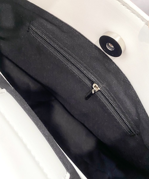 by muni:r（バイ ムニール）の「デイリーアンバランスミニバッグ（ショルダーバッグ・レディース・ブラック/ホワイト・FREE）」の11枚目の写真