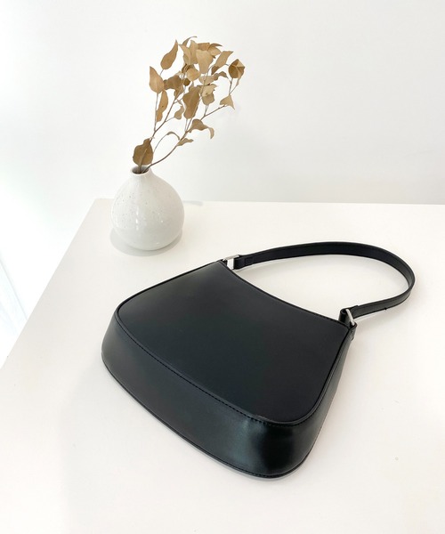 by muni:r（バイ ムニール）の「デイリーアンバランスミニバッグ（ショルダーバッグ・レディース・ブラック/ホワイト・FREE）」の9枚目の写真