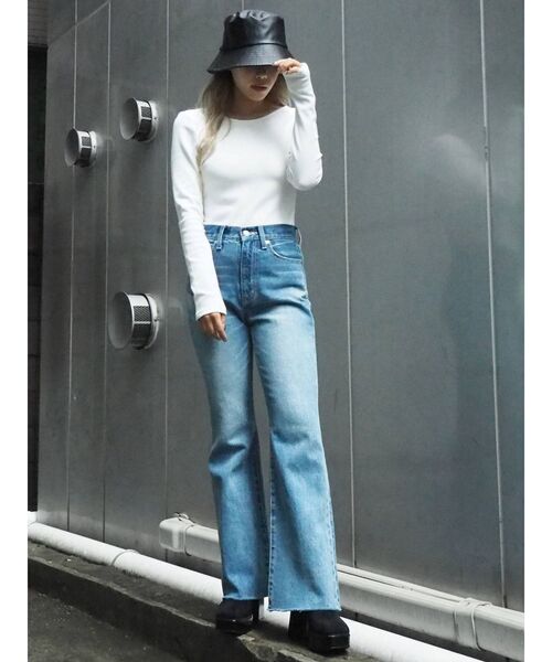 EVRIS（エヴリス）の「ワイドバックオープントップス（Tシャツ/カットソー・レディース・ブルー/ホワイト/ブラック/ベージュ・FREE）」の10枚目の写真