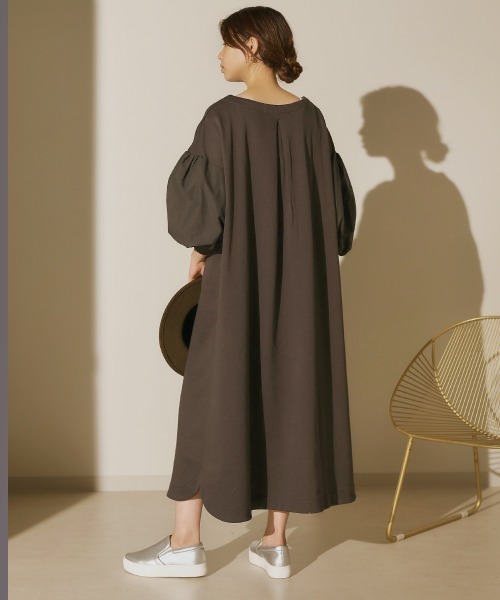 Bou Jeloud（ブージュルード）の「ボリューム袖ロングワンピース（ワンピース・レディース・チャコールグレー/ブラック/モカ/ホワイト系その他・38/TL）」の16枚目の写真