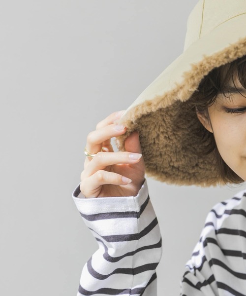 URBAN RESEARCH（アーバンリサーチ）の「裏ボアバケットハット（ハット・レディース・ライトベージュ/ブラック・-）」の4枚目の写真