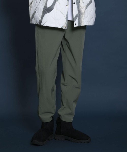 Uiscel（ユイセル）の「Uiscel　撥水ジョガーパンツ（その他パンツ・メンズ・ブラック/カーキ・ONE）」の12枚目の写真