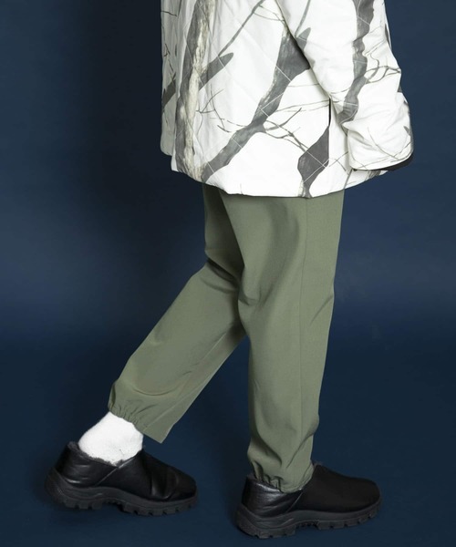 Uiscel（ユイセル）の「Uiscel　撥水ジョガーパンツ（その他パンツ・メンズ・ブラック/カーキ・ONE）」の5枚目の写真