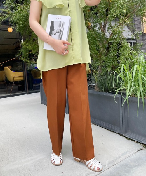 Meli rich（メリーリッチ）の「センタープレスカラーパンツ（スラックス・レディース・ブラック/ベージュ/ネイビー/ブラウン/レッド/カーキ/ピンク/ライム/イエロー/グリーン/アイボリー・SMALL/MEDIUM）」の4枚目の写真