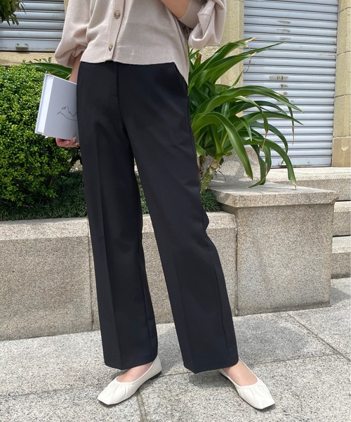 Meli rich（メリーリッチ）の「センタープレスカラーパンツ（スラックス・レディース・ブラック/ベージュ/ネイビー/ブラウン/レッド/カーキ/ピンク/ライム/イエロー/グリーン/アイボリー・SMALL/MEDIUM）」の3枚目の写真