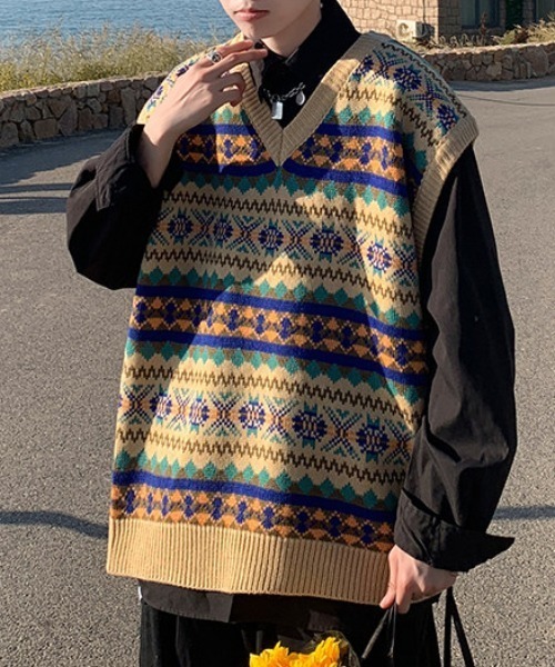 KOR（ケーオーアール）の「ドロップショルダー ネイティブ柄ボーダー Vネックニットベスト（ベスト・メンズ・ネイビー/ベージュ・2XL/S/3XL/XL/M/L）」の4枚目の写真