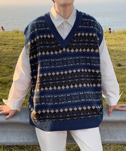 KOR（ケーオーアール）の「ドロップショルダー ネイティブ柄ボーダー Vネックニットベスト（ベスト・メンズ・ネイビー/ベージュ・2XL/S/3XL/XL/M/L）」の20枚目の写真