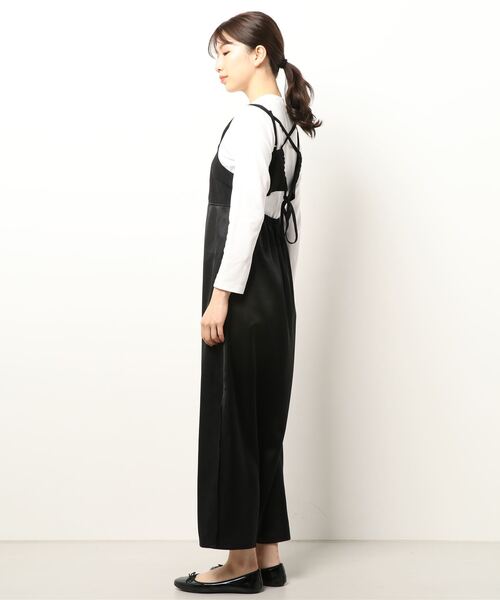 ENVYM（アンビー）の「バッククロスサテンキャミＯＰ（ワンピース・レディース・ブラック/ベージュ・FREE）」の3枚目の写真