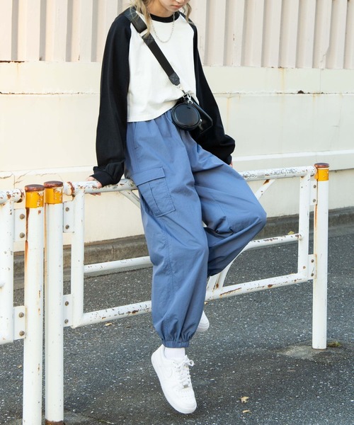 WEGO(ウィゴー)の「WEGO/ナイロンカーゴパンツ(カーゴパンツ・レディース・ブルー/ブラック・FREE)」の8枚目の写真
