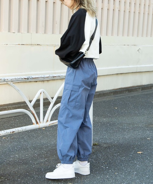 WEGO(ウィゴー)の「WEGO/ナイロンカーゴパンツ(カーゴパンツ・レディース・ブルー/ブラック・FREE)」の18枚目の写真