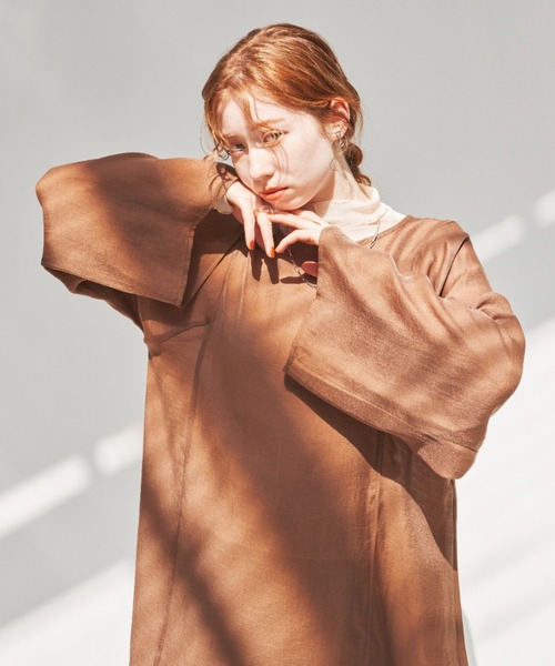 hinari（ヒナリ）の「サイドスリットシアーワンピース（ワンピース・レディース・ダークブラウン/アイボリー/キャメル・SMALL/FREE）」の19枚目の写真