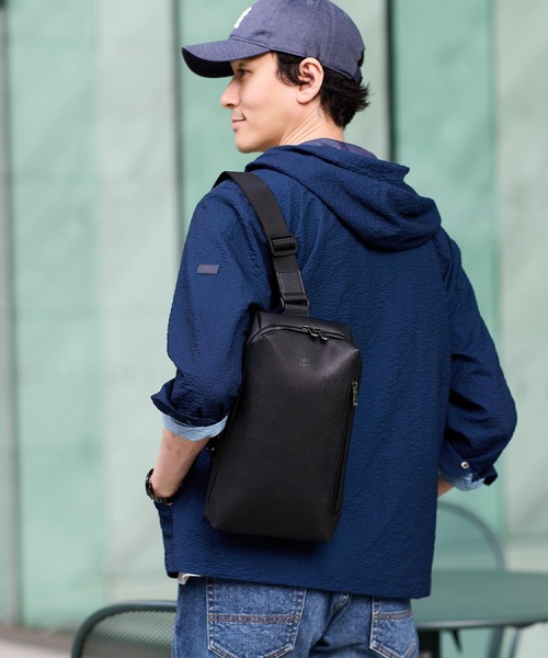 TAKEO KIKUCHI（タケオキクチ）の「【撥水】ライトウェイト ボディバッグ（ボディバッグ/ウエストポーチ・メンズ・ライトブルー/ブラック/ネイビー/ダークネイビー/ブラック系4/ブラック系・00）」の8枚目の写真