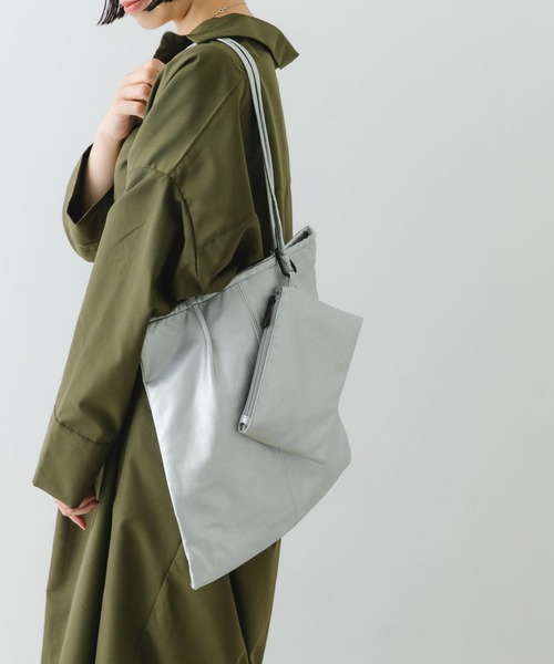 RODE SKO（ロデスコ）の「ウォッシャブルコンパクトトートバッグ（トートバッグ・レディース・ブラック/ホワイト/シルバー/ブラウン系その他/ダークブラウン/オリーブ・ONE）」の6枚目の写真