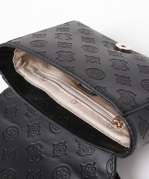 Guess（ゲス）の「CARLSON Mini Crossbody Flap（ショルダーバッグ・レディース・ブラック/ストーン・ONE SIZE）」の5枚目の写真