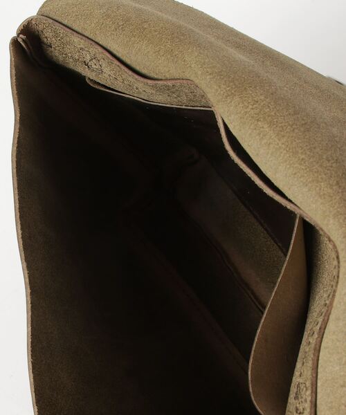 MHL.（エムエイチエル）の「TOUGH LEATHER（ショルダーバッグ・レディース・ブラック/オリーブドラブ・FREE）」の6枚目の写真