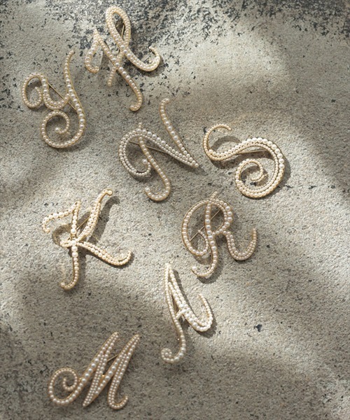 DONOBAN（ドノバン）の「イニシャルパールブローチ（ブローチ/コサージュ・レディース・S/J/K/R/H/M/A/Y/N/C/E/T・FREE）」の15枚目の写真