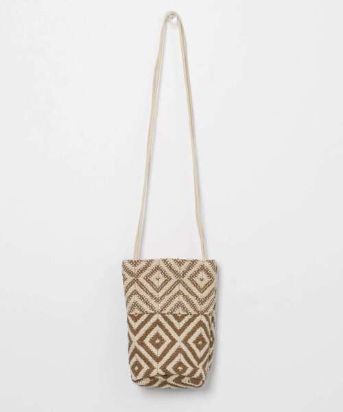 URBAN RESEARCH DOORS（アーバンリサーチドアーズ）の「『別注』beej×DOORS　ジオメトリックサコッシュ（ショルダーバッグ・レディース・ホワイト/ブラウン・ONE）」の6枚目の写真