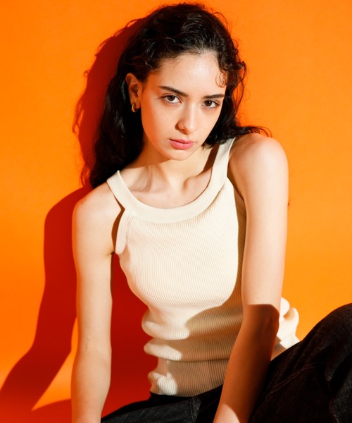 koe（コエ）の「【パット付き】総針ニットアメリカンスリーブタンクトップ*（タンクトップ・レディース・アイボリー/グリーン/ブルー/ブラック・M）」の2枚目の写真