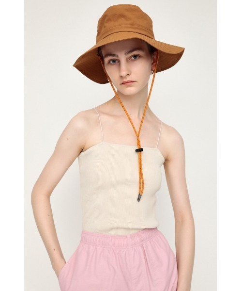 SLY(スライ)の「THIN STRAP KNIT CAMI ニット キャミソール(キャミソール・レディース・ブラック/ブラウン/レッド/アイボリー/グリーン系その他2・FREE)」の2枚目の写真