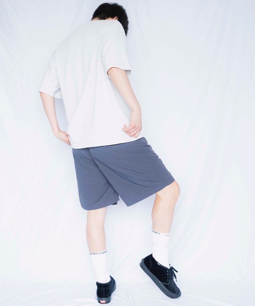 United Athle(ユナイテッドアスレ)の「9.1オンス マグナムウェイト ビッグシルエット Tシャツ 441101(Tシャツ/カットソー・メンズ・ホワイト/ライトグレー/ブラック・X-LARGE/LARGE/MEDIUM)」の5枚目の写真