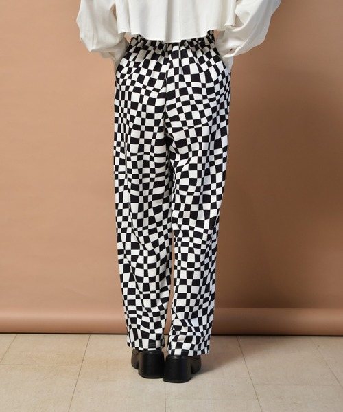 RETRO GIRL（レトロガール）の「タックイージーパンツ（スラックス・レディース・イエロー/ブラック/オフホワイト/ホワイト系その他/グリーン/レッド・M）」の20枚目の写真