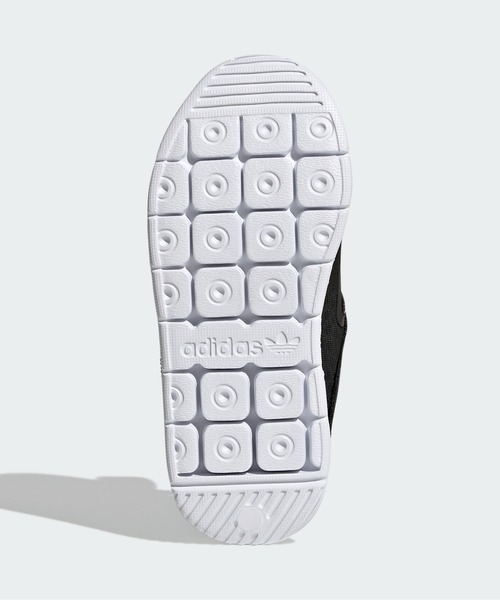 adidas（アディダス）の「360 サンダル [360 Sandals] アディダスオリジナルス (キッズ/子供用)（サンダル・キッズ・ブラック×ホワイト・17.0cm/18.0cm/19.0cm/20.0cm/21.0cm）」の4枚目の写真