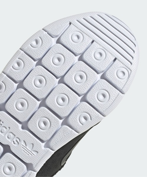 adidas（アディダス）の「360 サンダル [360 Sandals] アディダスオリジナルス (キッズ/子供用)（サンダル・キッズ・ブラック×ホワイト・17.0cm/18.0cm/19.0cm/20.0cm/21.0cm）」の8枚目の写真