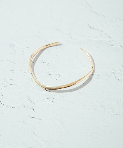 COLOR TOKYO ACCESSORIES(カラートウキョウアクセサリー)の「ウェーブシンプルバングル(バングル/リストバンド・レディース・Silver/GOLD ・FREE)」の10枚目の写真
